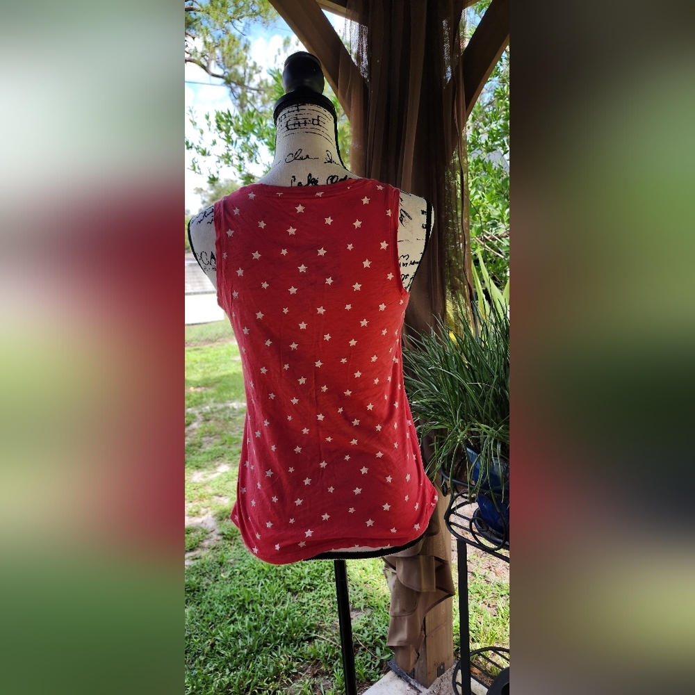 Tahari Red Star Pattern Tank Top - Picture 2 of 6
